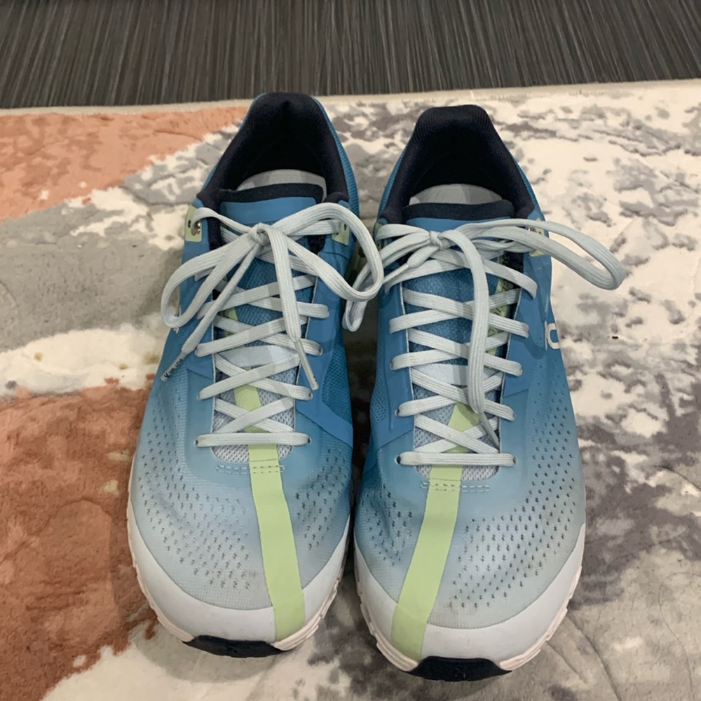 Qc cloud shoes size 7.5